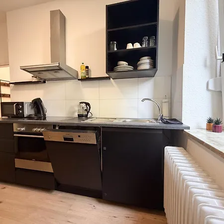 Frida Freundliche 37 Qm 4 Einzelbetten In Essen-frohnhausen *